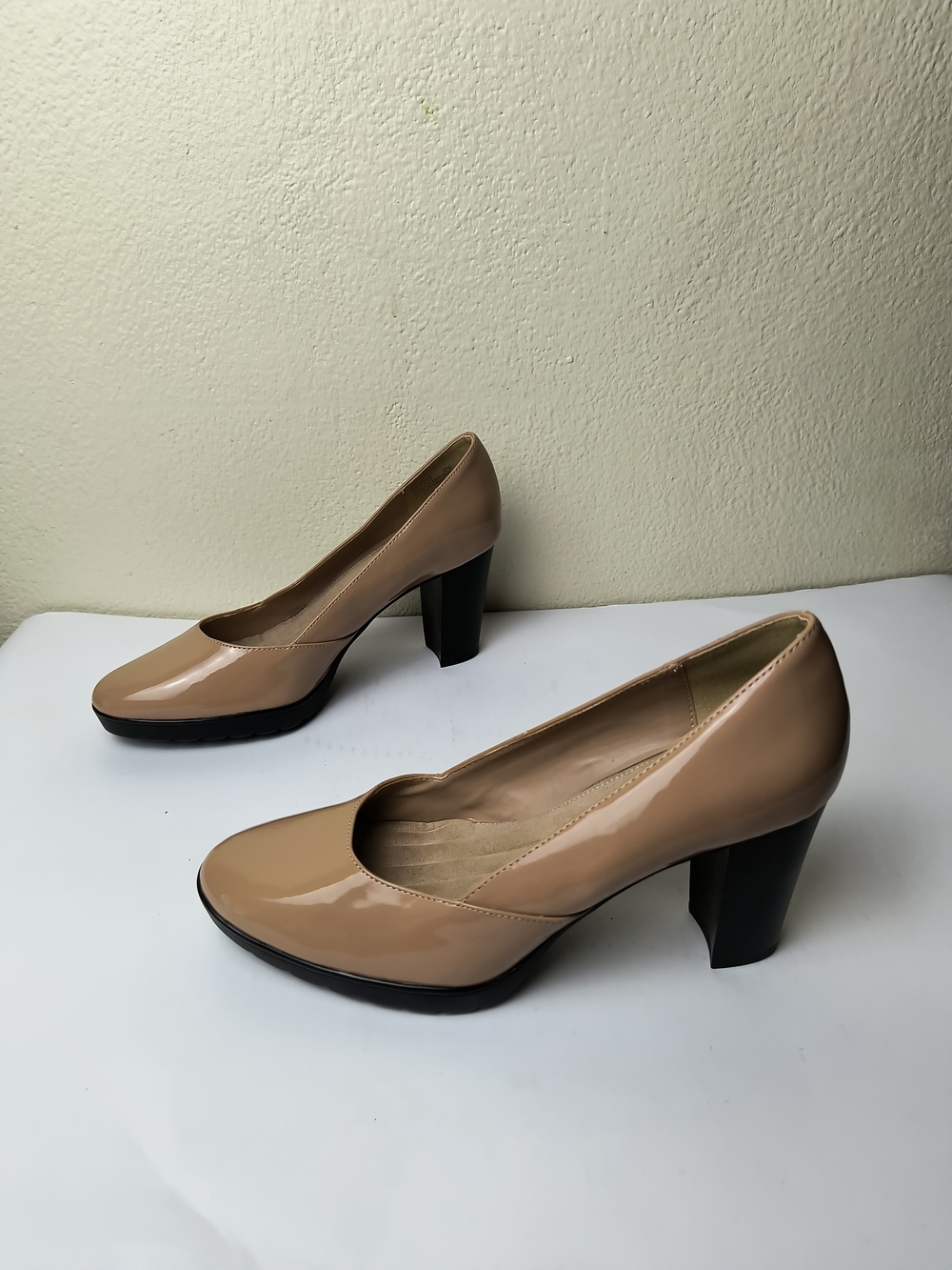 Bella Vita Patent 9 Narrow Nude Block Heel Pumps